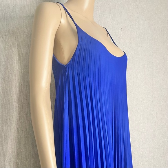 BLEU ROD BEATTIE: Blue Layered Pleated Dress - Picture 2 of 8